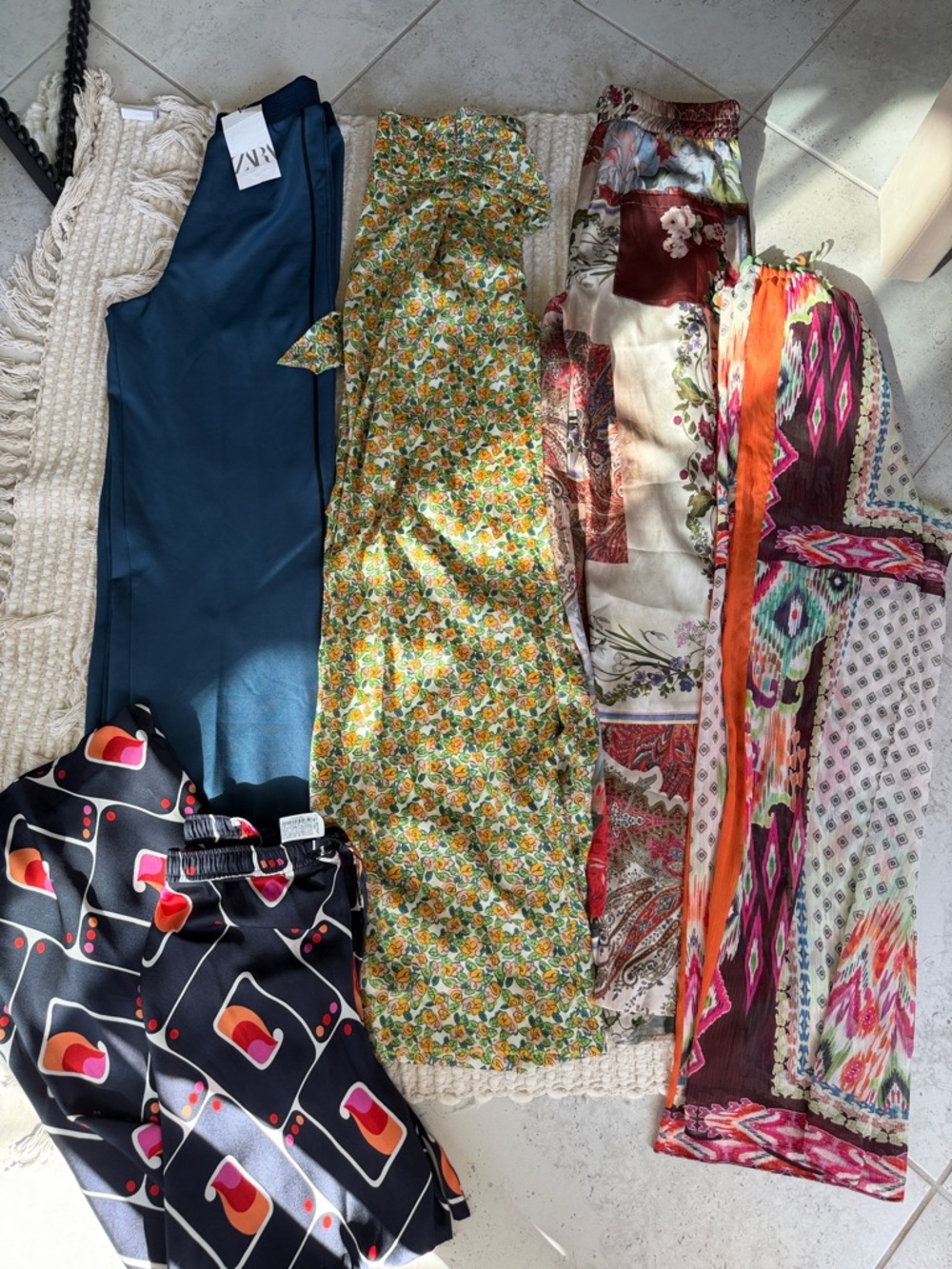 Zara Lot Wide-Leg Trousers with Mixed Printed Pants